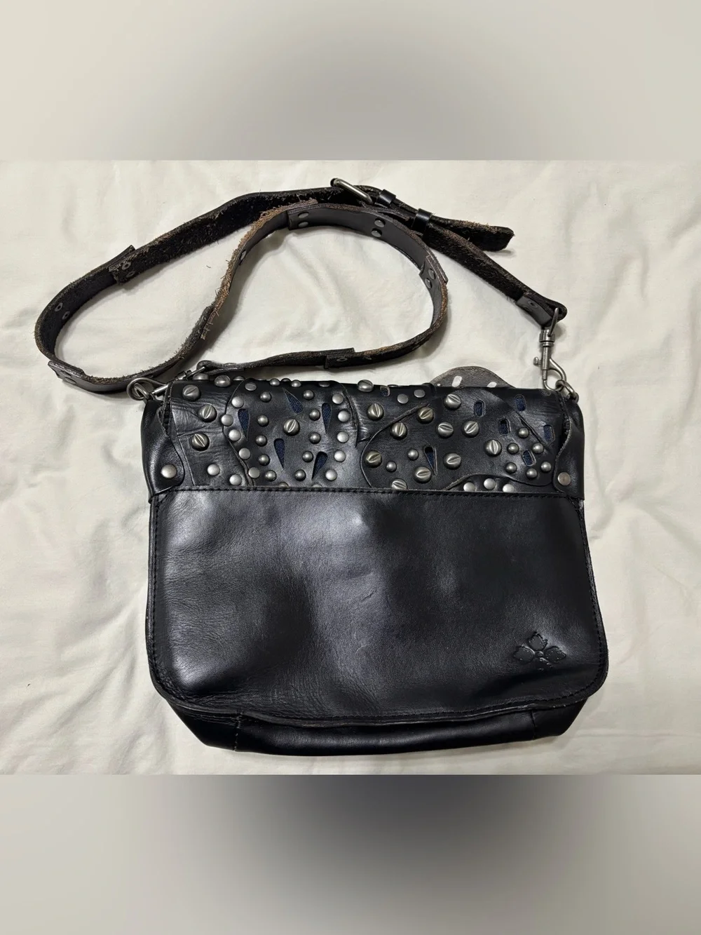 Patricia Nash Black Distressed Leather Studded Crossbody Saddle Bag w/Dust Cover - Picture 4 of 11